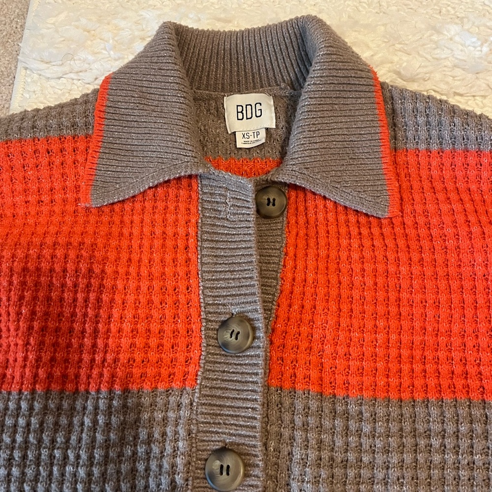 Sweater - Picture 2 of 6